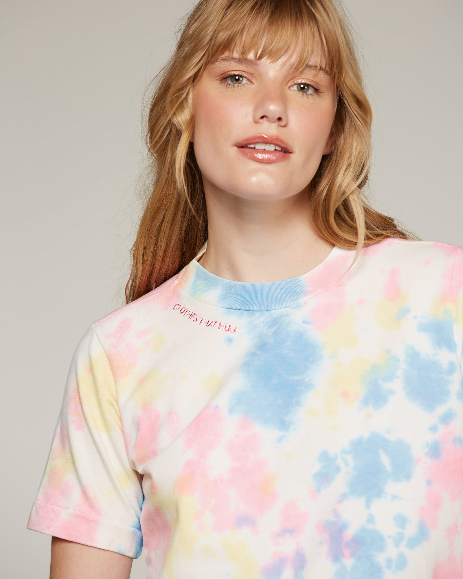 tie dye em camiseta